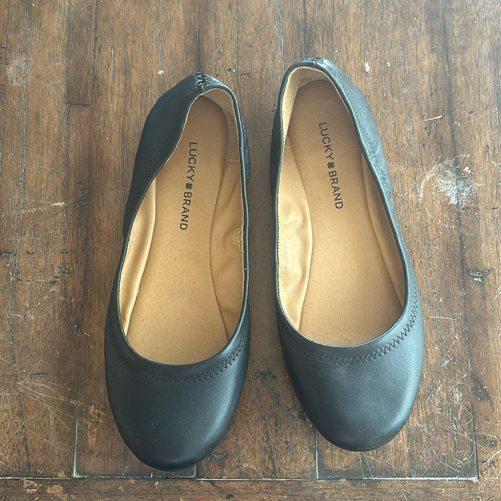 Lucky brand women’s flats black size 9